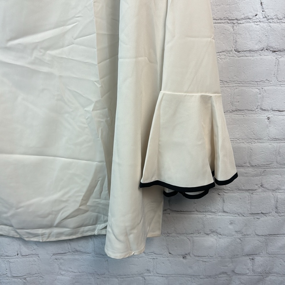 BloomChic Elegant Cream Blouse with Black Trim Plus Size 5X - Picture 5 of 7